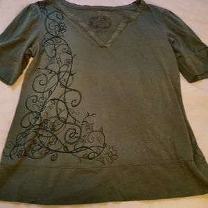 🌻3/$10!! Floral print green knit shirt